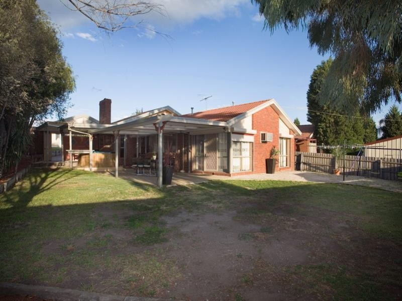 25 Bowman Drive, Mill Park VIC 3082