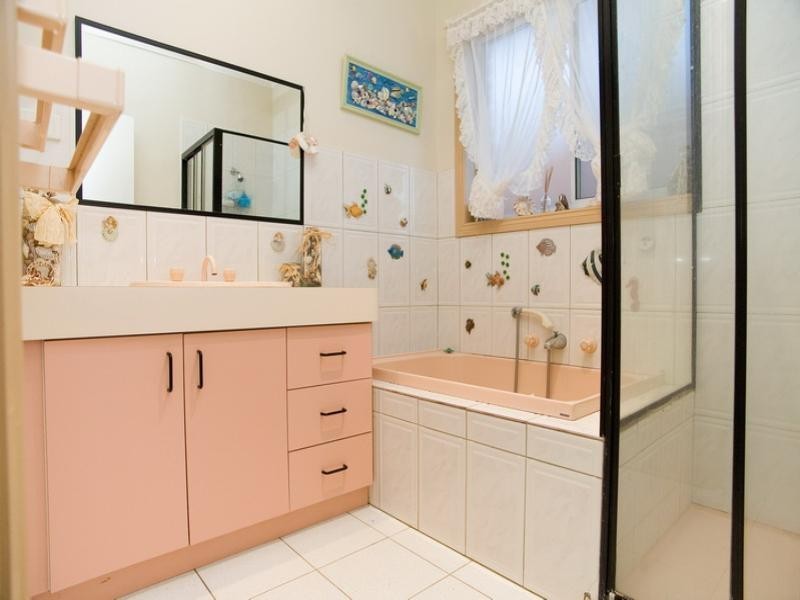 8 Eynon Court, Mill Park VIC 3082