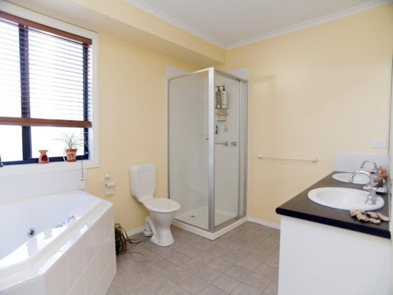 14 Two Creek Drive, Epping VIC 3076