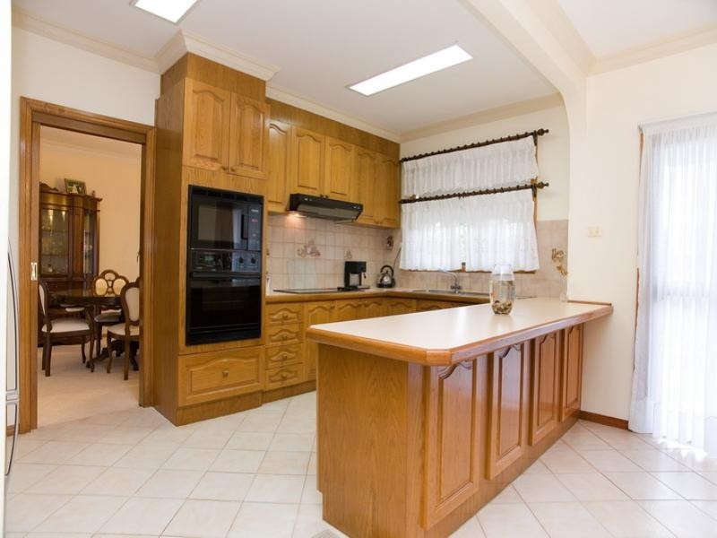 25 Coonawarra Drive, Thomastown VIC 3074