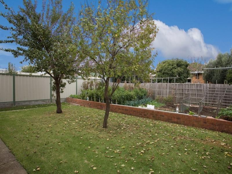 25 Coonawarra Drive, Thomastown VIC 3074