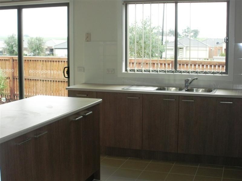 16 Arum Walk, Mernda VIC 3754