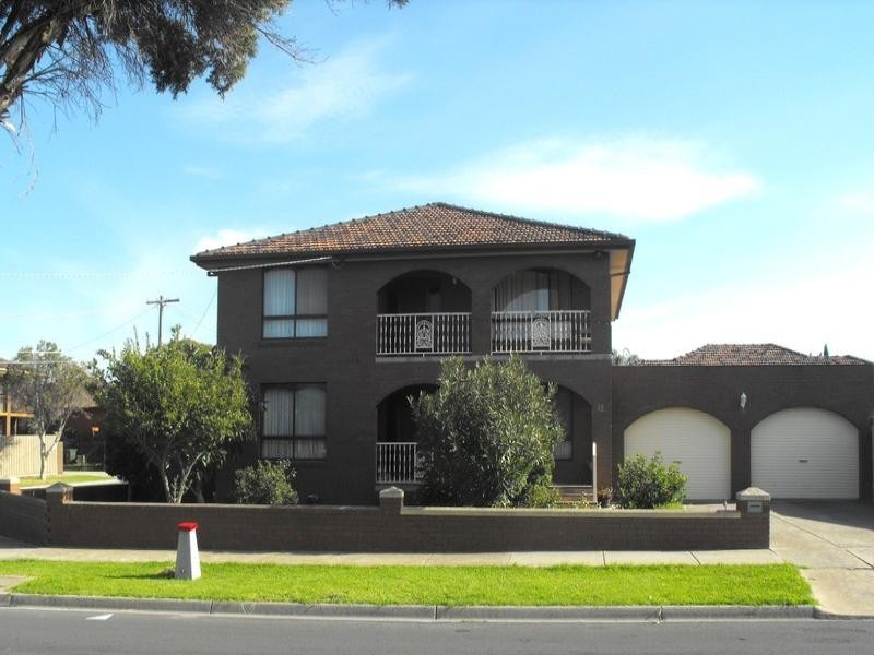 13 Sherwood Drive, Thomastown VIC 3074