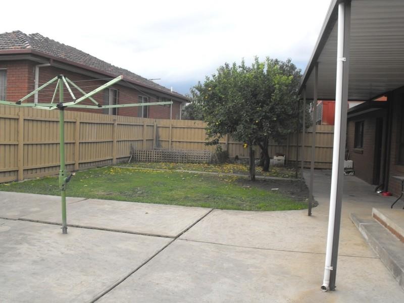 13 Sherwood Drive, Thomastown VIC 3074