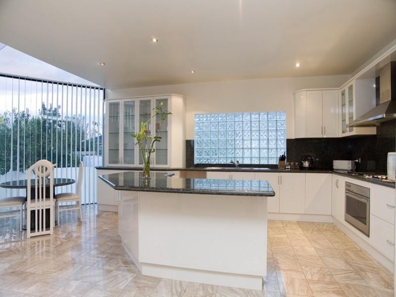 6 Hovea Court, Mill Park VIC 3082