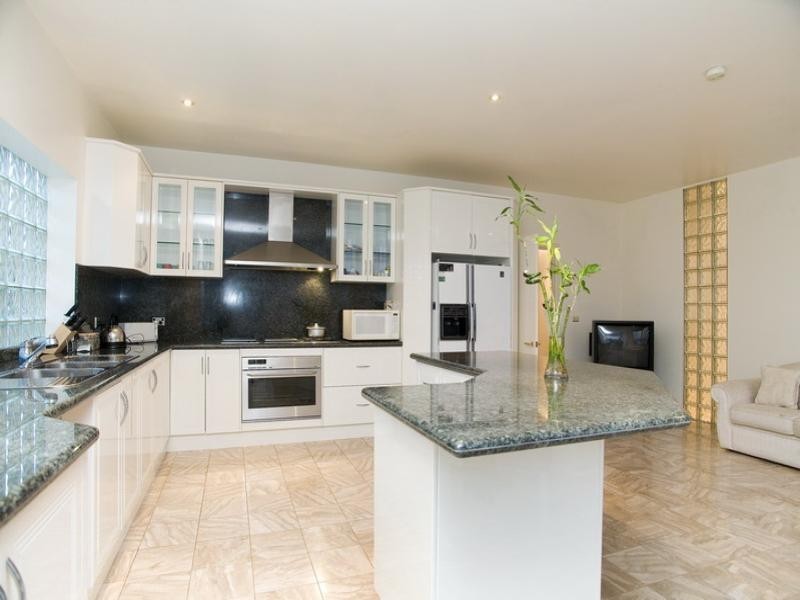 6 Hovea Court, Mill Park VIC 3082