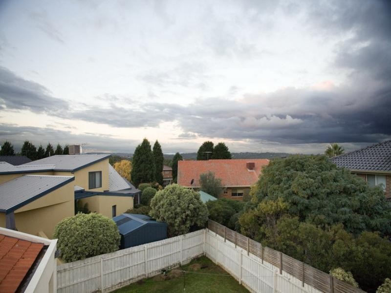 6 Hovea Court, Mill Park VIC 3082