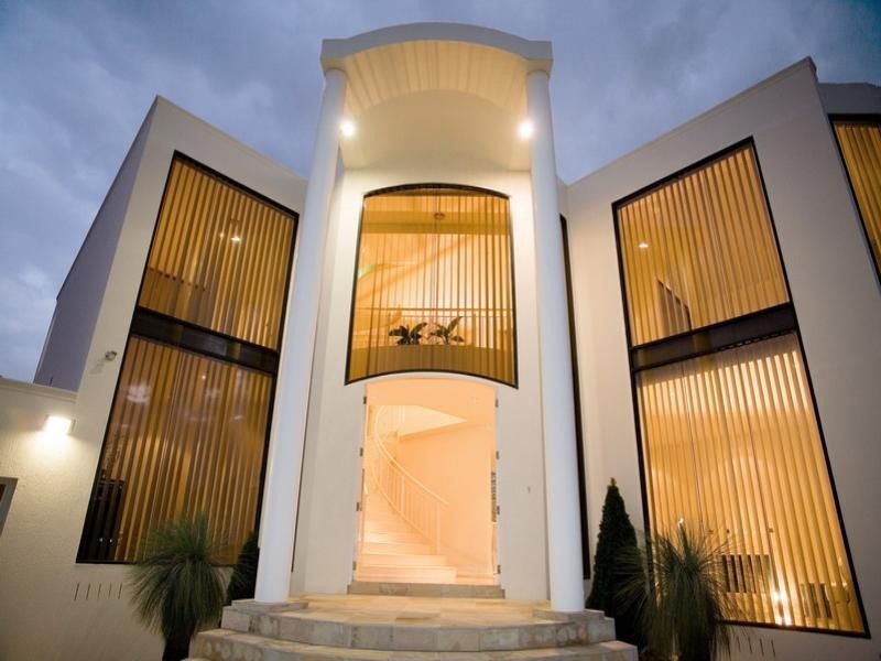 6 Hovea Court, Mill Park VIC 3082