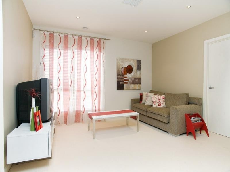 15 Charteris Grove, Epping VIC 3076