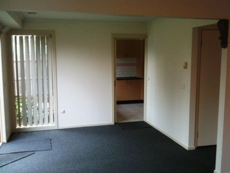 12/2A Crookston Road, Reservoir VIC 3073