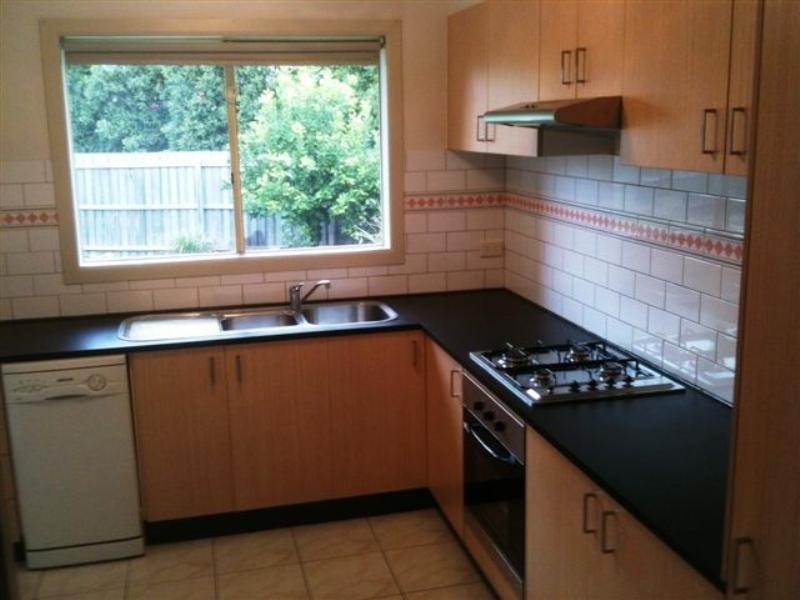 12/2A Crookston Road, Reservoir VIC 3073