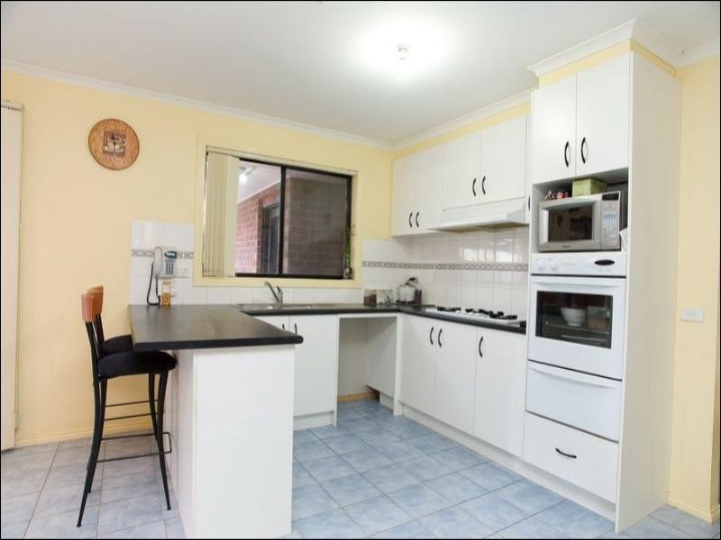 5 Glama Court, Roxburgh Park VIC 3064