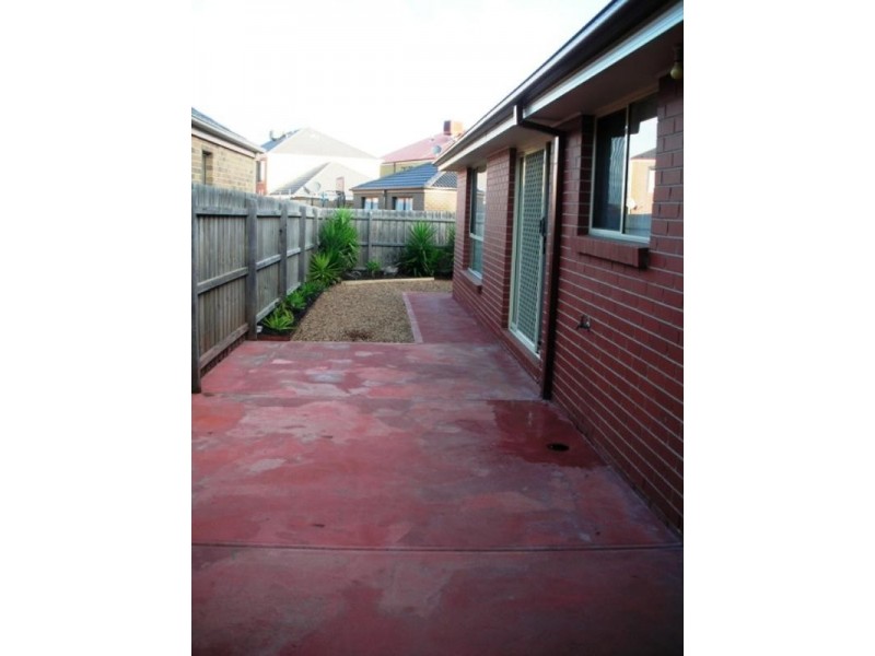 28 Tiara Drive, South Morang VIC 3752