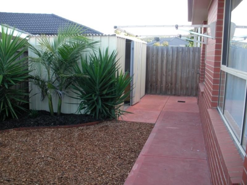 28 Tiara Drive, South Morang VIC 3752