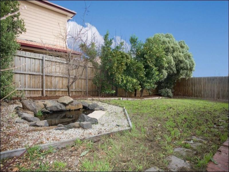 27 Charlotte Road, Mill Park VIC 3082