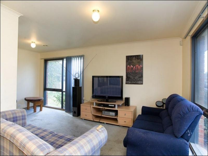 29 Pommel Crescent, Epping VIC 3076