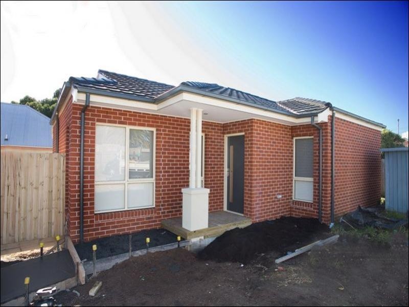 2/106 Spring Street, Reservoir VIC 3073