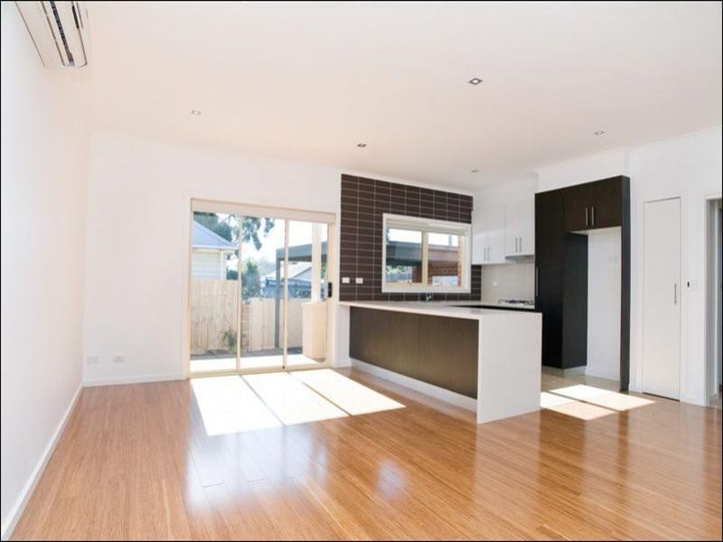 2/106 Spring Street, Reservoir VIC 3073