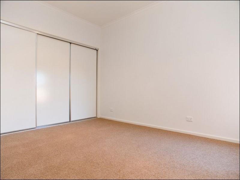 2/106 Spring Street, Reservoir VIC 3073