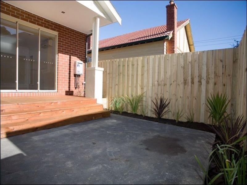 2/106 Spring Street, Reservoir VIC 3073