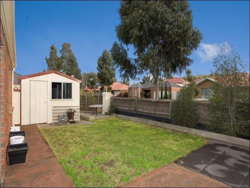 11 Trinity Way, South Morang VIC 3752