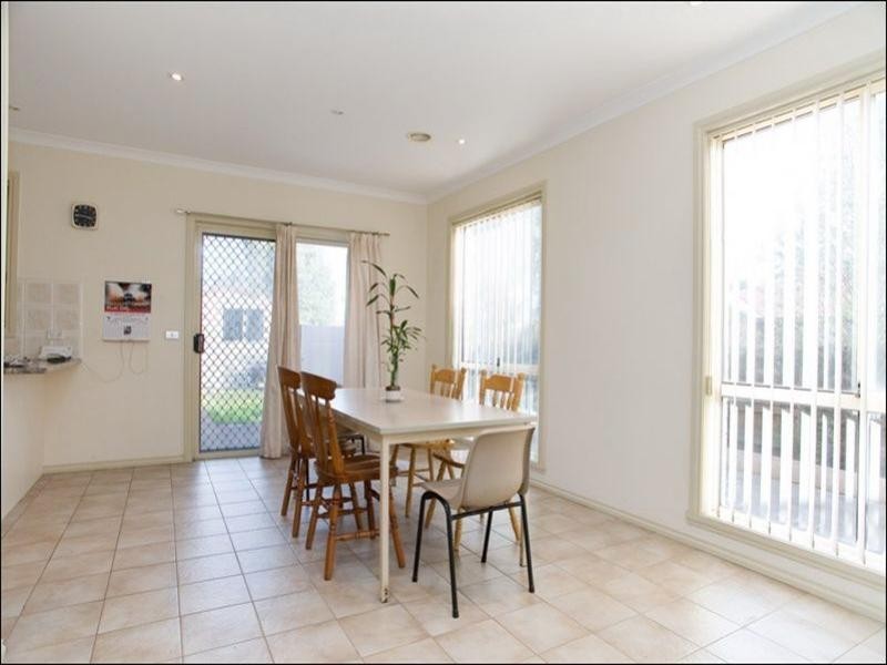 11 Trinity Way, South Morang VIC 3752