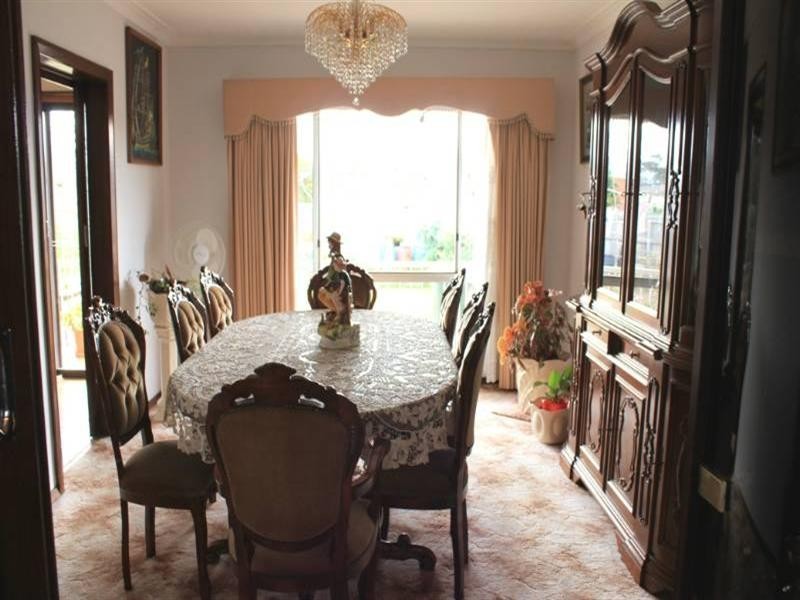 8 Deakin Avenue, Lalor VIC 3075