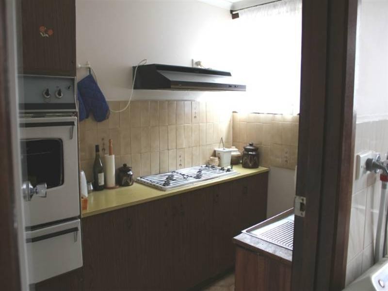 8 Deakin Avenue, Lalor VIC 3075