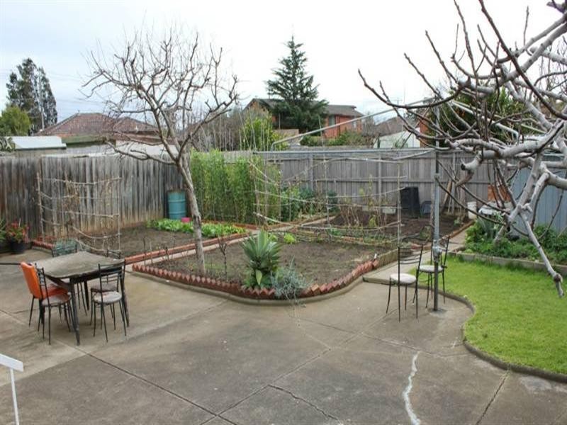 8 Deakin Avenue, Lalor VIC 3075