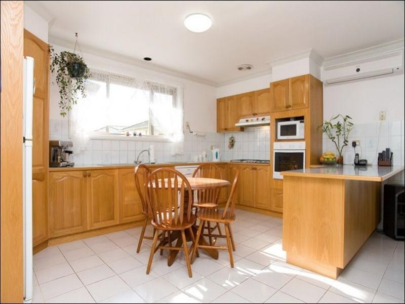 32 Pandora Avenue, Thomastown VIC 3074