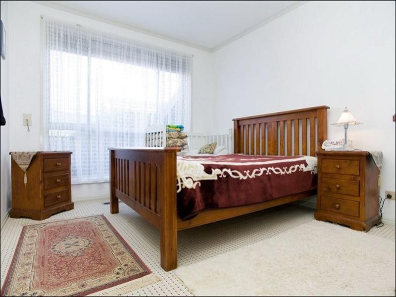 32 Pandora Avenue, Thomastown VIC 3074