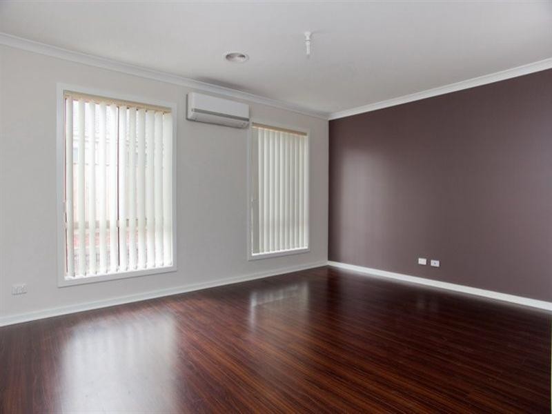 563 The Lakes Boulevard, South Morang VIC 3752