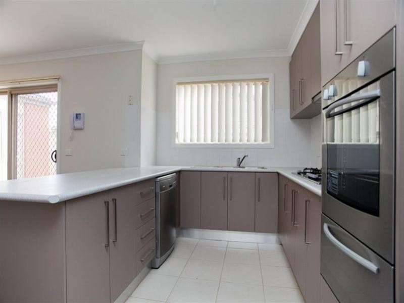 563 The Lakes Boulevard, South Morang VIC 3752