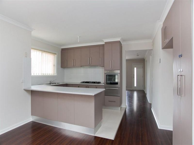 563 The Lakes Boulevard, South Morang VIC 3752