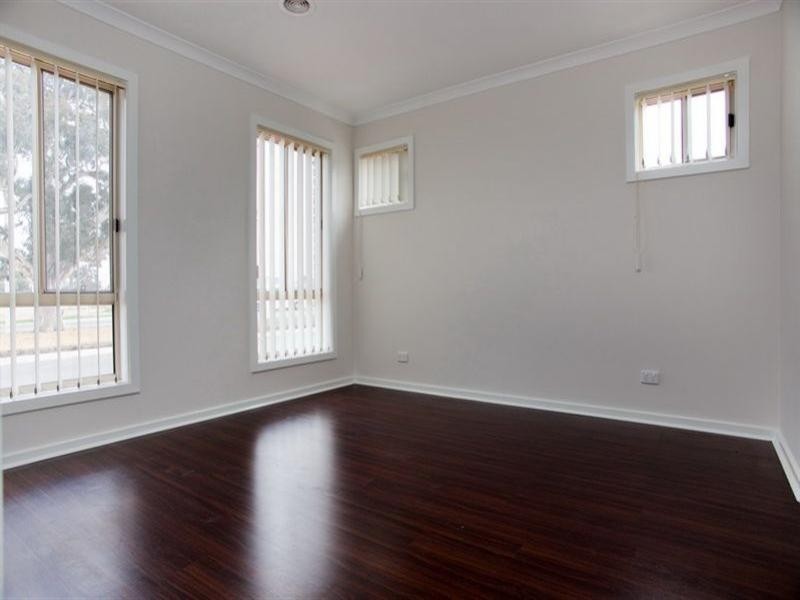 563 The Lakes Boulevard, South Morang VIC 3752