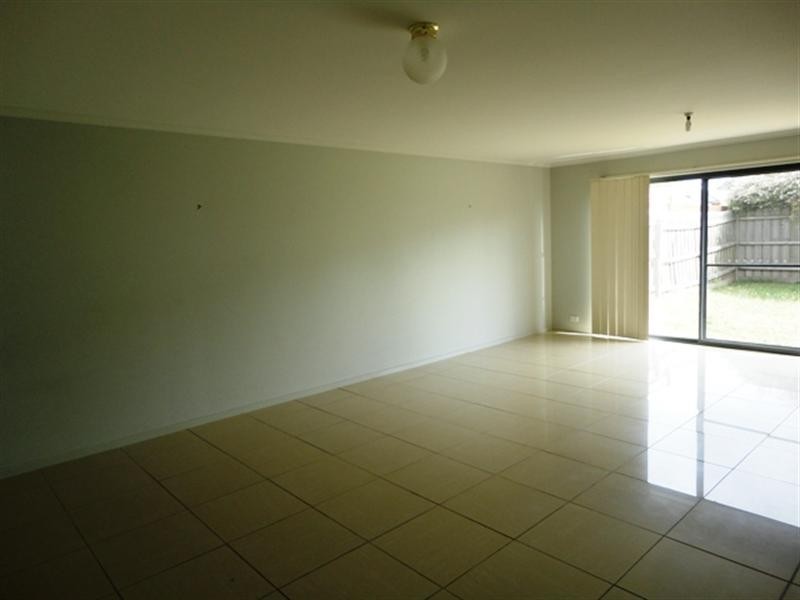 24 Paroo Avenue, Roxburgh Park VIC 3064