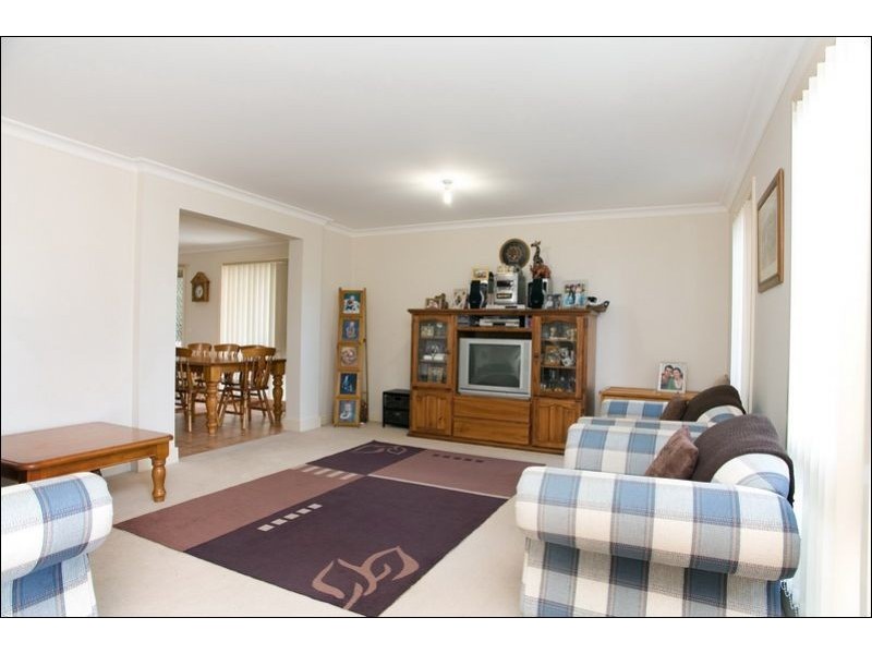 8A Benz Close, Mill Park VIC 3082