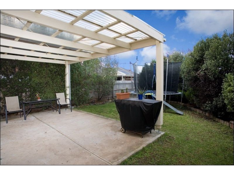 8A Benz Close, Mill Park VIC 3082