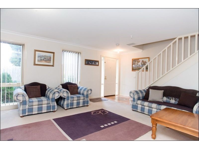 8A Benz Close, Mill Park VIC 3082