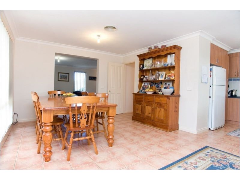 8A Benz Close, Mill Park VIC 3082
