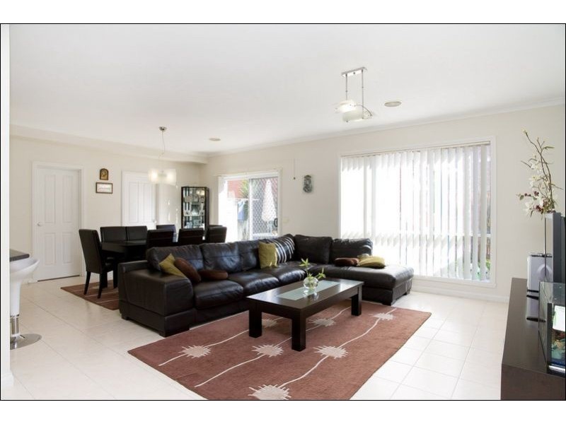 2/33 Davisson Street, Epping VIC 3076