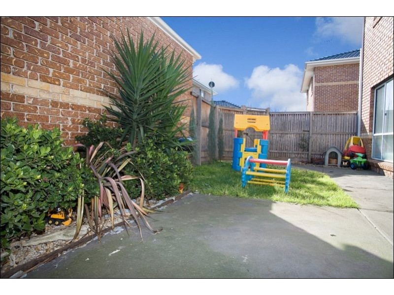 2/33 Davisson Street, Epping VIC 3076