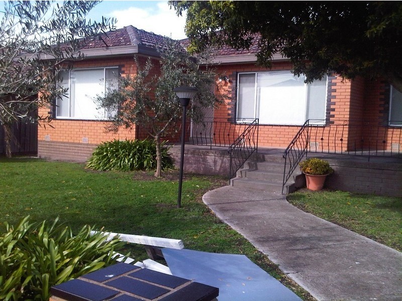 9 Juniper Crescent, Thomastown VIC 3074