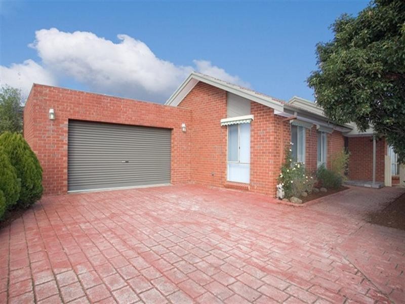 27 Charlotte Road, Mill Park VIC 3082