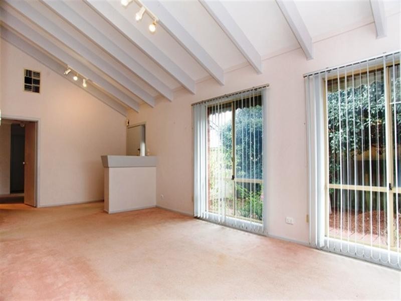 27 Charlotte Road, Mill Park VIC 3082