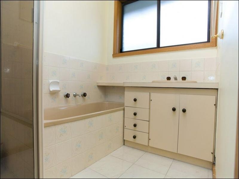 24 Halter Crescent, Epping VIC 3076