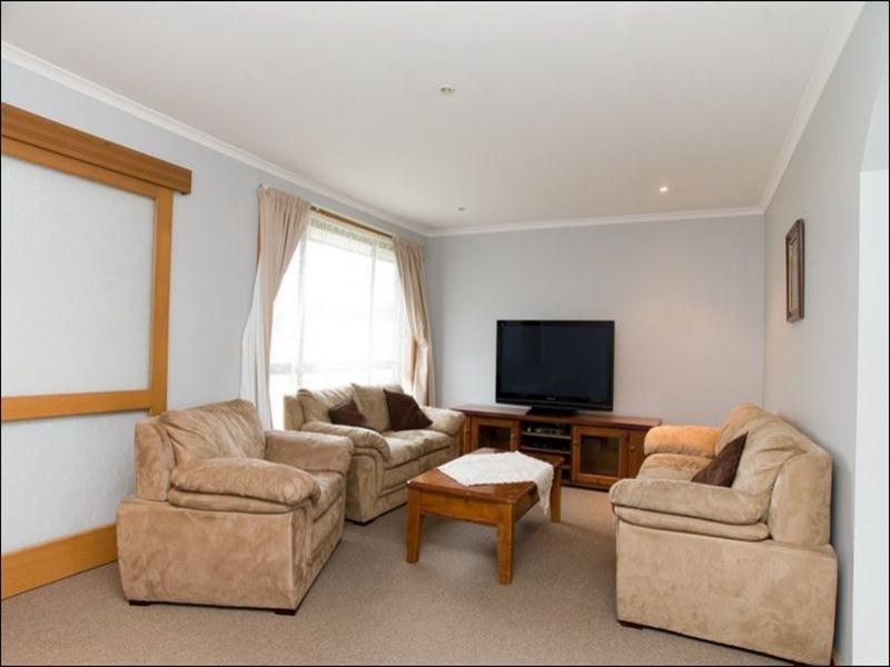 24 Halter Crescent, Epping VIC 3076