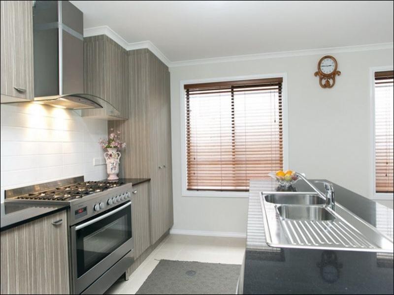 5 Starlight Gardens, Epping VIC 3076