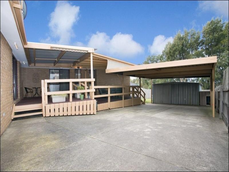 27 Tonelli Crescent, Mill Park VIC 3082