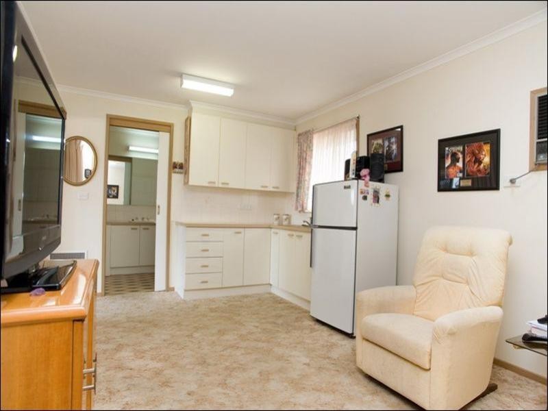 27 Tonelli Crescent, Mill Park VIC 3082